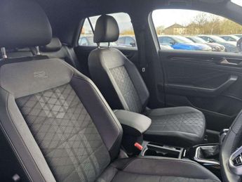 VOLKSWAGEN T-ROC 1.5 Tsi R-Line 5Dr Dsg