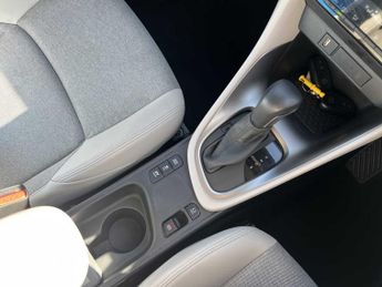 TOYOTA YARIS 1.5 Hybrid Excel 5Dr Cvt