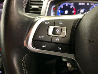 VOLKSWAGEN T-ROC 2.0 Tdi Evo R-Line Suv 5Dr Diesel Dsg Euro 6 (S/S) (150 Ps)