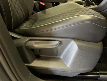 VOLKSWAGEN TIGUAN 2.0 Tdi R-Line Suv 5Dr Diesel Dsg 4Motion Euro 6 (S/S) (150 Ps)