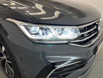 VOLKSWAGEN TIGUAN 2.0 Tdi R-Line Suv 5Dr Diesel Dsg 4Motion Euro 6 (S/S) (150 Ps)