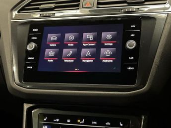 VOLKSWAGEN TIGUAN 2.0 Tsi R-Line Suv 5Dr Petrol Dsg 4Motion Euro 6 (S/S) (190 Ps)