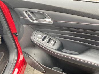 MG MOTOR UK HS 1.5 T-Gdi Trophy Suv 5Dr Petrol Dct Euro 6 (S/S) (162 Ps)