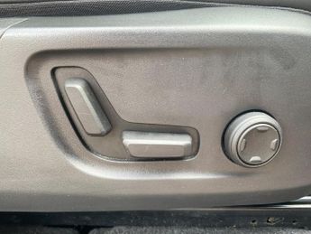 VOLVO XC40 170Kw Recharge Pro 69Kwh 5Dr Auto