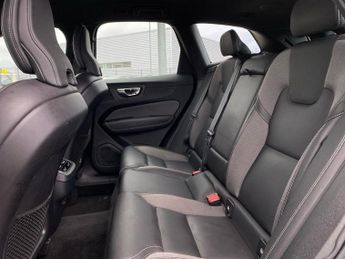 VOLVO XC60 2.0 B4D Plus Dark 5Dr Awd Geartronic