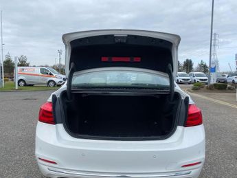 BMW 3 SERIES 2.0 320I Luxury Saloon 4Dr Petrol Auto Xdrive Euro 6 (S/S) (184 