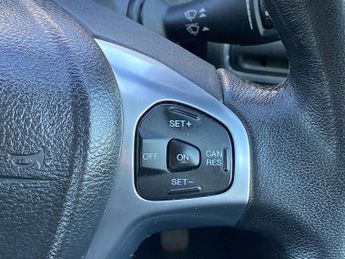 FORD B-MAX 1.0 Ecoboost 125 Titanium 5Dr