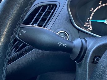 FORD B-MAX 1.0 Ecoboost 125 Titanium 5Dr