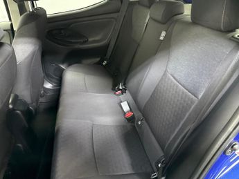 TOYOTA YARIS Yaris 1.5 Hybrid Design 5Dr Cvt Hatchback