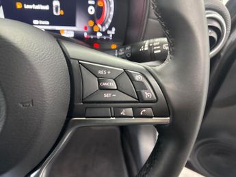 NISSAN JUKE 1.6 N-Connecta Suv 5Dr Petrol Hybrid Auto Euro 6 (143 Ps)