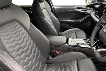 AUDI A6 100Kwh Performance S Line Estate 5Dr Electric Auto (367 Ps)