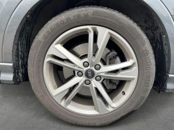 AUDI Q3 2.0 Tdi 40 S Line Suv 5Dr Diesel S Tronic Quattro Euro 6 (S/S) (