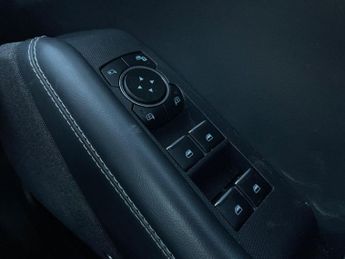 FORD MUSTANG MACH-E Standard Range 72Kwh Select Suv 5Dr Electric Automatic (268 Ps)