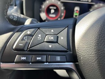 NISSAN JUKE 1.0 Dig-T N-Connecta 5Dr Dct