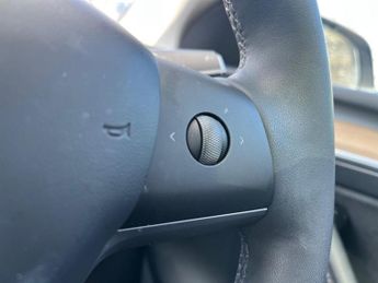 TESLA MODEL Y (Dual Motor) Long Range Suv 5Dr Electric Auto 4Wde (384 Bhp)