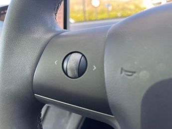 TESLA MODEL Y (Dual Motor) Long Range Suv 5Dr Electric Auto 4Wde (384 Bhp)