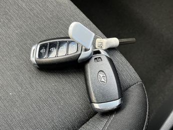 HYUNDAI KONA 64Kwh Premium Suv 5Dr Electric Auto (10.5Kw Charger) (204 Ps)