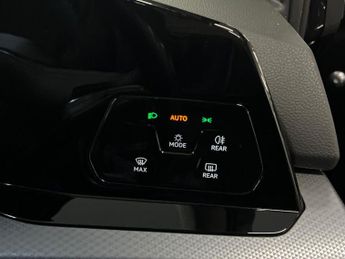 VOLKSWAGEN GOLF 1.5 Etsi Mhev Active Hatchback 5Dr Petrol Hybrid Dsg Euro 6 (S/S