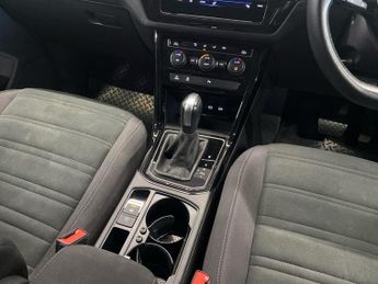 VOLKSWAGEN TOURAN 1.5 Tsi Evo Sel Mpv 5Dr Petrol Dsg Euro 6 (S/S) (150 Ps)
