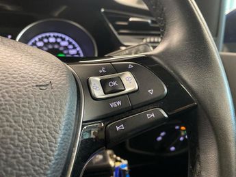 VOLKSWAGEN TOURAN 1.5 Tsi Evo Sel Mpv 5Dr Petrol Dsg Euro 6 (S/S) (150 Ps)