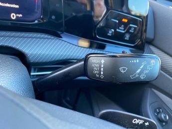 VOLKSWAGEN GOLF 2.0 Tdi 150 R-Line 5Dr Dsg