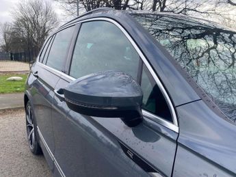 VOLKSWAGEN TIGUAN 2.0 Tdi 4Motion R-Line 5Dr Dsg