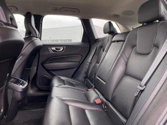 VOLVO XC60 2.0 B4 Mhev Plus Suv 5Dr Petrol Hybrid Auto Euro 6 (S/S) (197 Ps