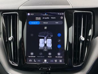 VOLVO XC60 2.0 B4 Mhev Plus Suv 5Dr Petrol Hybrid Auto Euro 6 (S/S) (197 Ps