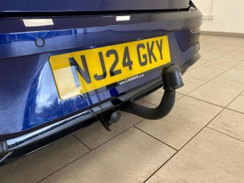 VOLKSWAGEN GOLF 2.0 Tdi R-Line Hatchback 5Dr Diesel Dsg Euro 6 (S/S) (150 Ps)