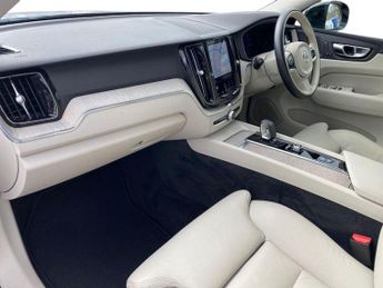 VOLVO XC60 2.0 B4 Mhev Plus Suv 5Dr Petrol Hybrid Auto Euro 6 (S/S) (197 Ps