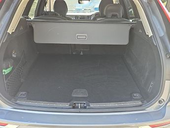 VOLVO XC60 Volvo Xc60 Inscrpt Pro B5 Mhev