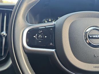 VOLVO XC60 Volvo Xc60 Inscrpt Pro B5 Mhev