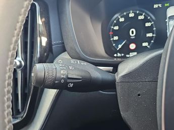 VOLVO XC60 Volvo Xc60 Inscrpt Pro B5 Mhev