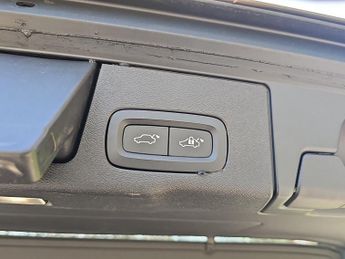 VOLVO XC60 Volvo Xc60 Inscrpt Pro B5 Mhev