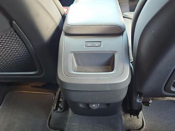 VOLVO XC60 Volvo Xc60 Inscrpt Pro B5 Mhev