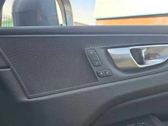 VOLVO XC60 Volvo Xc60 Inscrpt Pro B5 Mhev