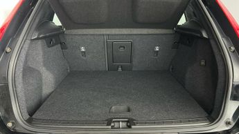 VOLVO XC40 Volvo Xc40 Momentum T3 Auto