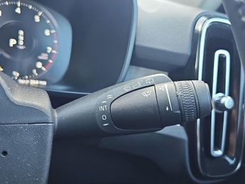 VOLVO XC40 Volvo Xc40 Momentum T3 Auto