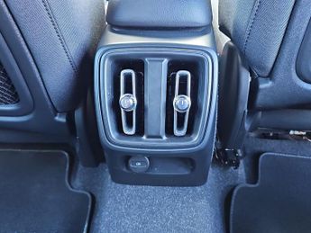 VOLVO XC40 Volvo Xc40 Momentum T3 Auto