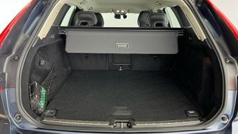 VOLVO XC60 Volvo Xc60 Momentum B5 Mhev Aut