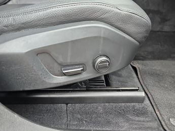 VOLVO XC60 Volvo Xc60 Momentum B5 Mhev Aut