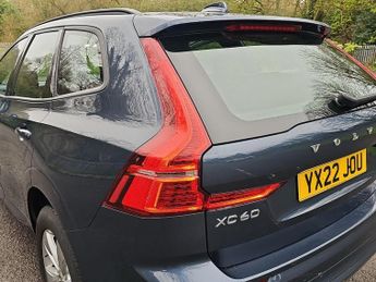 VOLVO XC60 Volvo Xc60 Momentum B5 Mhev Aut