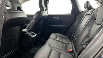 VOLVO XC60 Volvo Xc60 Momentum B5 Mhev Aut