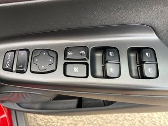 HYUNDAI KONA 64Kwh Premium Se Suv 5Dr Electric Auto (7Kw Charger) (204 Ps)