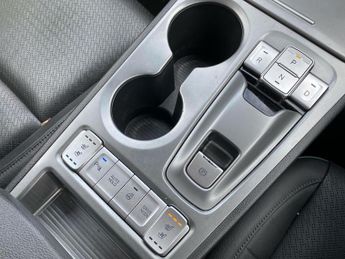 HYUNDAI KONA 64Kwh Premium Se Suv 5Dr Electric Auto (7Kw Charger) (204 Ps)