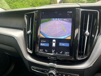 VOLVO XC60 Xc60 2.0 B5P [250] Momentum 5Dr Geartronic Estate