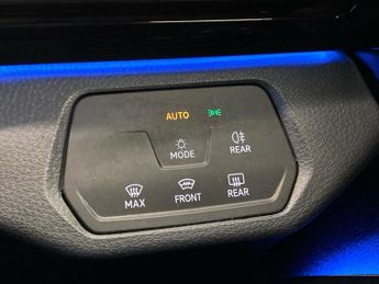 VOLKSWAGEN ID.4 Pure 52Kwh Life Suv 5Dr Electric Auto (148 Ps)