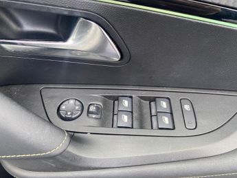 PEUGEOT 2008 1.2 Puretech Gt Suv 5Dr Petrol Eat Euro 6 (S/S) (130 Ps)