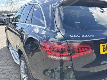 MERCEDES-BENZ GLC Glc 220D 4Matic Amg Line Premium 5Dr 9G-Tronic