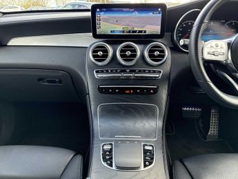 MERCEDES-BENZ GLC Glc 220D 4Matic Amg Line Premium 5Dr 9G-Tronic